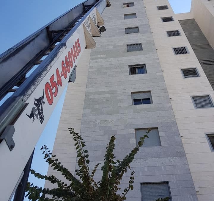 מנופי הרמה בסופות חורף – שירות בטוח ומקצועי באשדוד, קריית גת ואשקלון. פנו עוד היום לתיאום ולהצעת מחיר!
