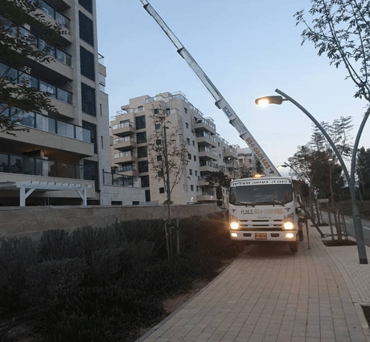 מנופי הרמה לסוכות ולמתקנים זמניים – שירות מהיר ובטוח באשדוד, קריית גת ואשקלון. פנו עוד היום לתיאום ולהצעת מחיר!